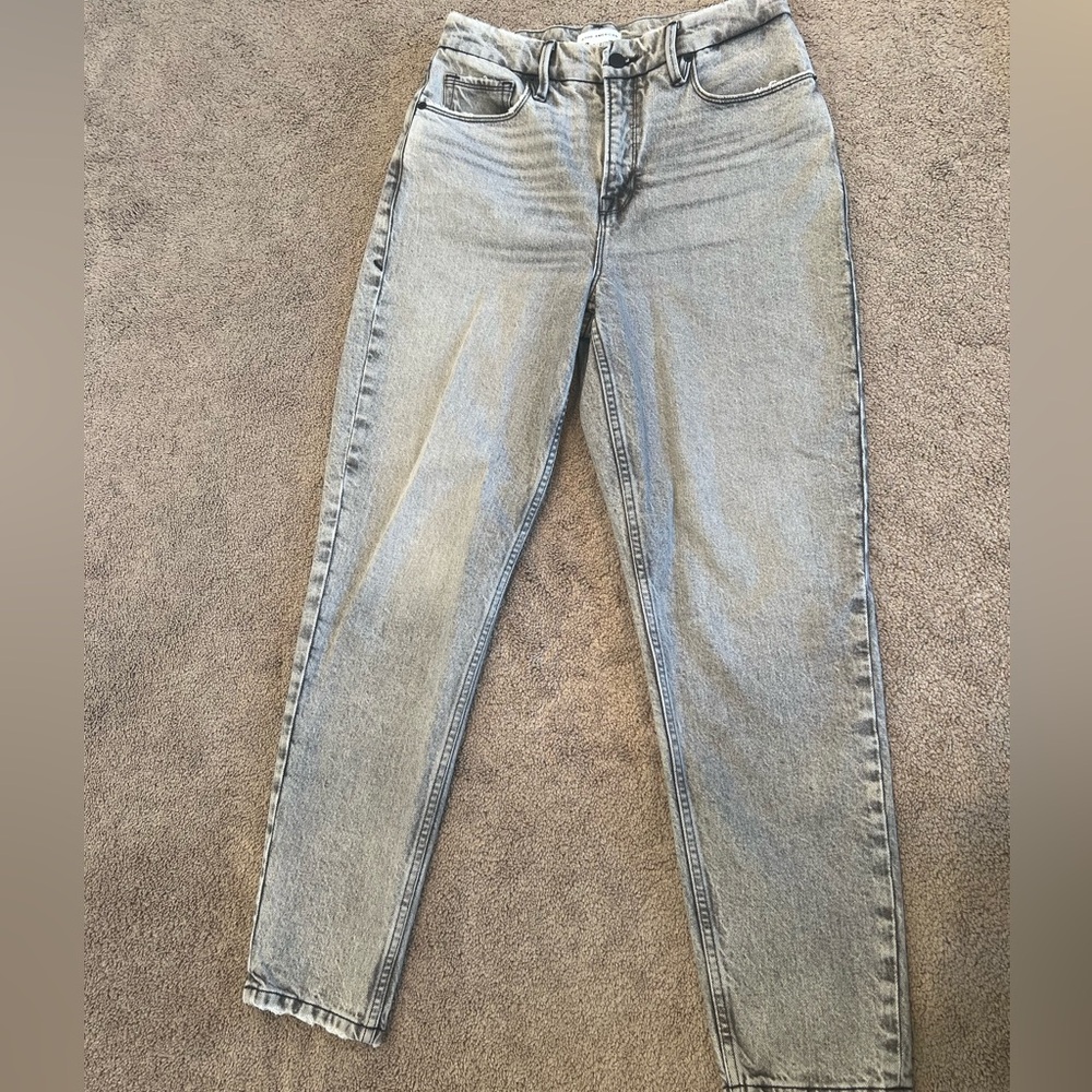 New- without tags Black Distressed Good American Girlfriend Jeans in size 2/26